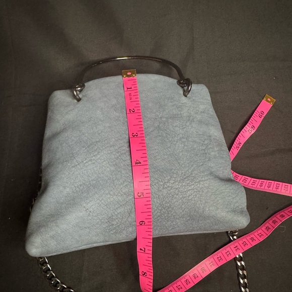 Elegant Gray Chain Shoulder Bag - Picture 6 of 9